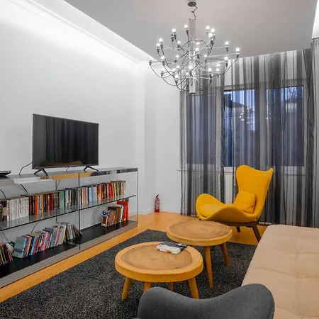 Luxurious 2 Bd Flat Near Ndk Apartmán