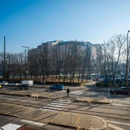 Luxurious 2 Bd Flat Near Ndk Apartament