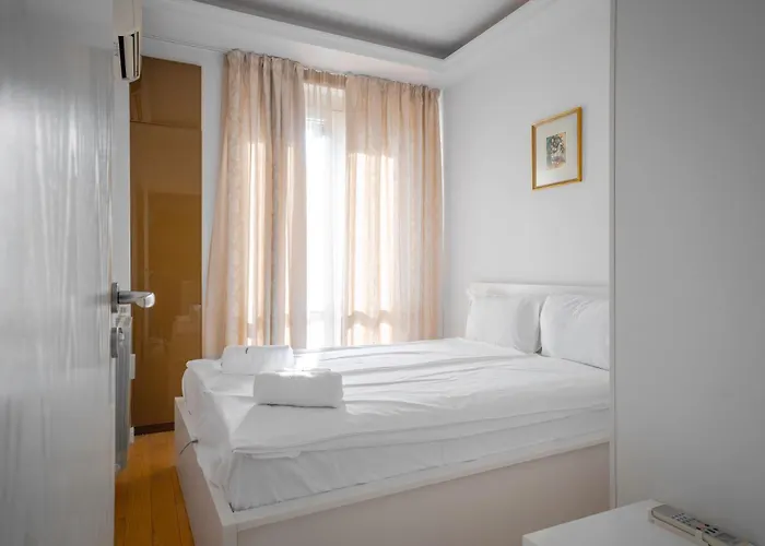 Lejlighed Luxurious 2 Bd Flat Near Ndk Sofia