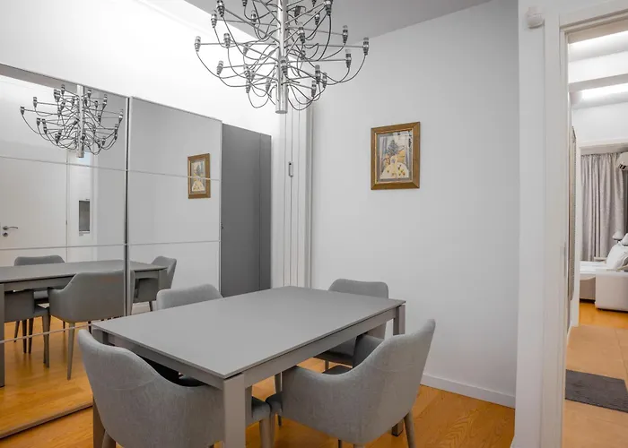 Luxurious 2 Bd Flat Near Ndk * ソフィア